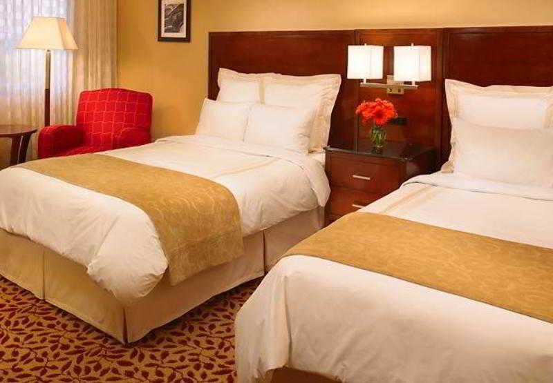 Marriott Kansas Hotel 3*